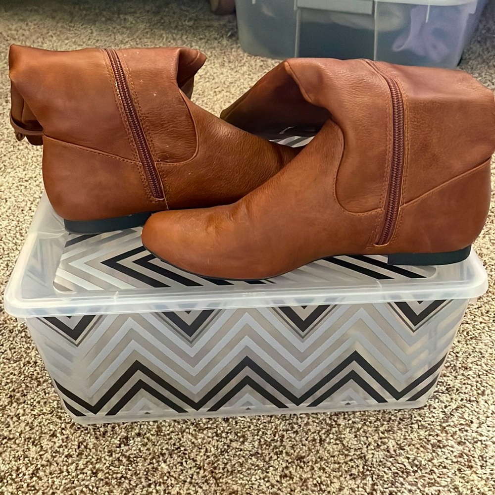 Caramel/brown knee high boots